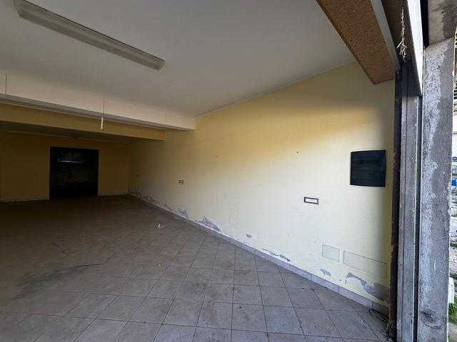 Magazzini in vendita