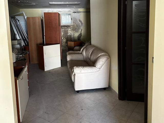 Magazzini in vendita