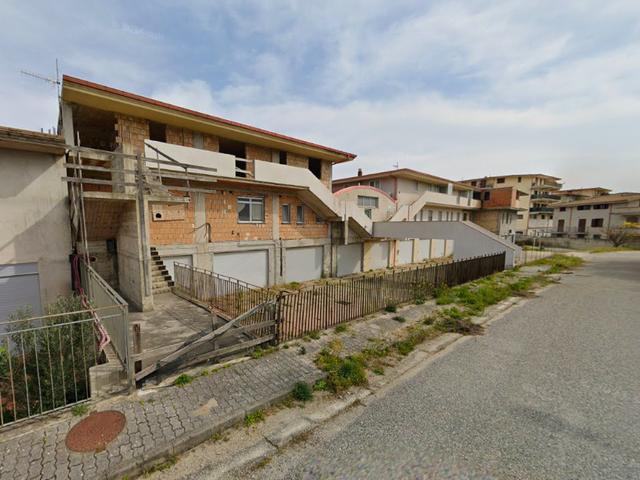 Magazzini in vendita