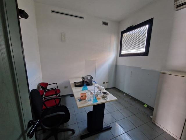 #2532013 Locali ex istituto bancario con corte esclusiva in vendita - foto 9