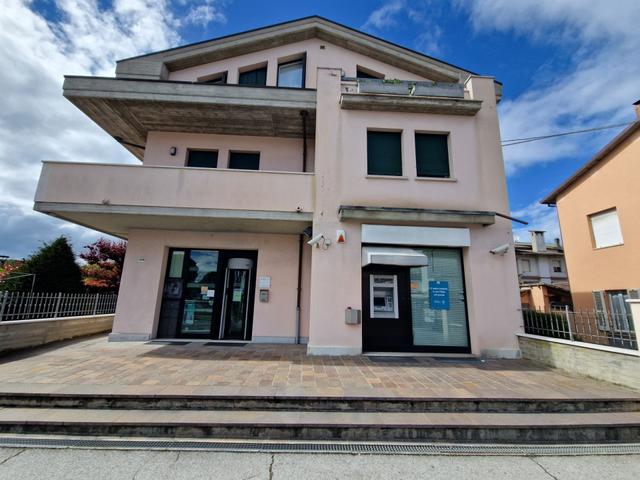 #2532013 Locali ex istituto bancario con corte esclusiva in vendita - foto 19