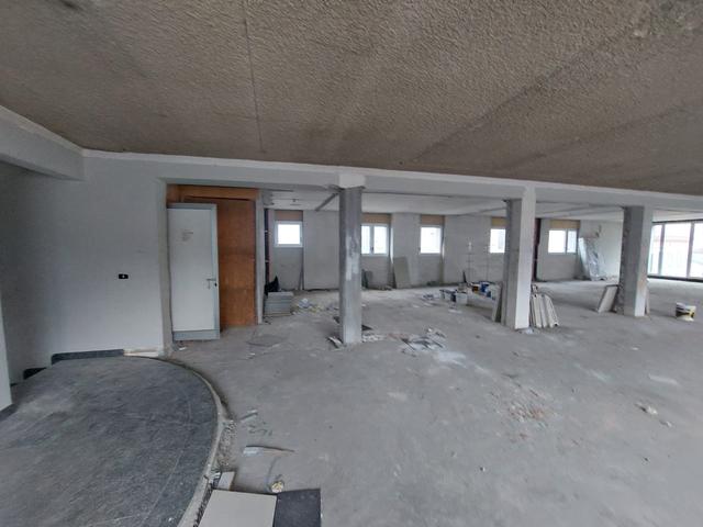 #2537939 Ufficio al grezzo in palazzo moderno in vendita - foto 13