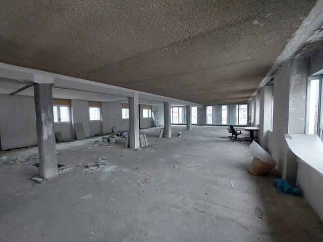 #2537939 Ufficio al grezzo in palazzo moderno in vendita - foto 14