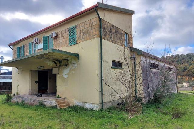 #19429 Complesso artigianale con cortile e pertinenze in vendita - foto 1