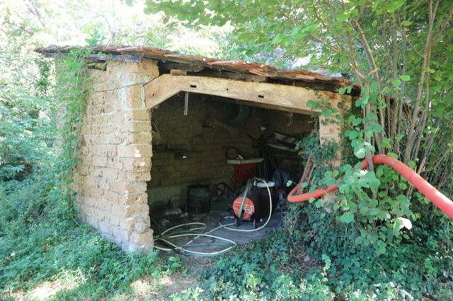 Magazzini in vendita