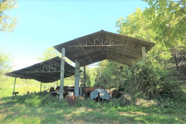 Magazzini in vendita