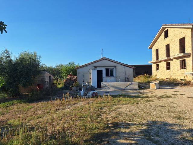 Rustici e casali in vendita