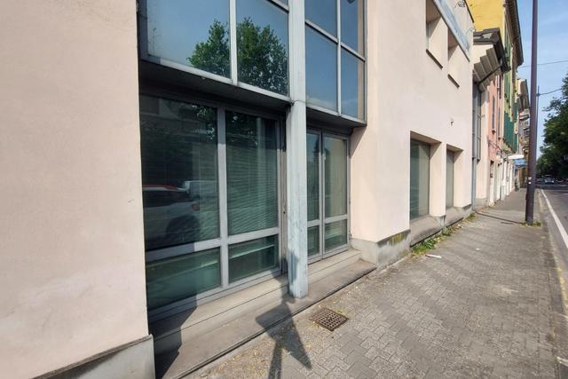 Grandi dimensioni in vendita