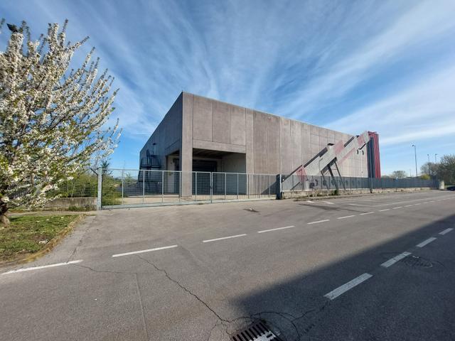 #25007 Capannone commerciale artigianale di recente costruzione in vendita - foto 2