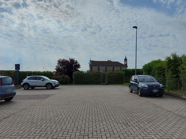Posti auto in vendita
