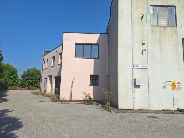 Stabilimenti produttivi in vendita