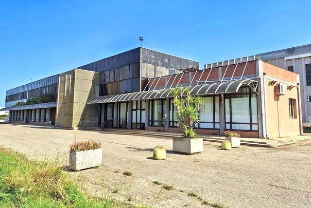 #2639043 Ufficio con servizi (sub 15) in zona artigianale in vendita - foto 3