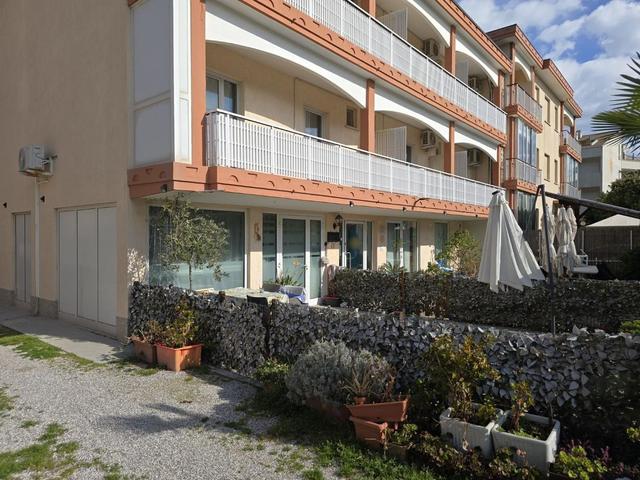 #25771 Hotel di tre piani vista mare in vendita - foto 21