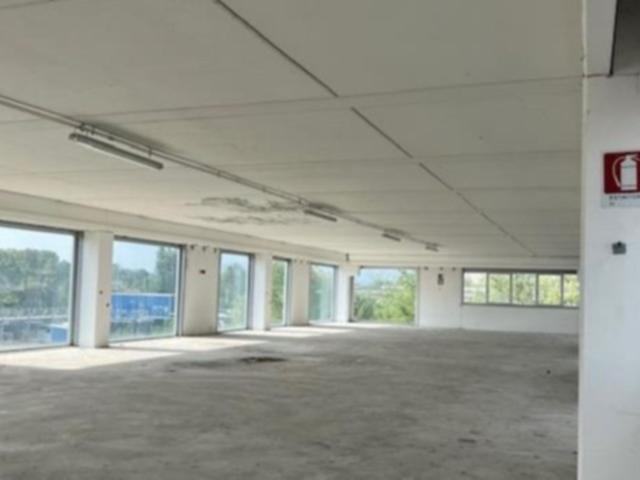#2536904 Capannone commerciale con ampio parcheggio in vendita - foto 5