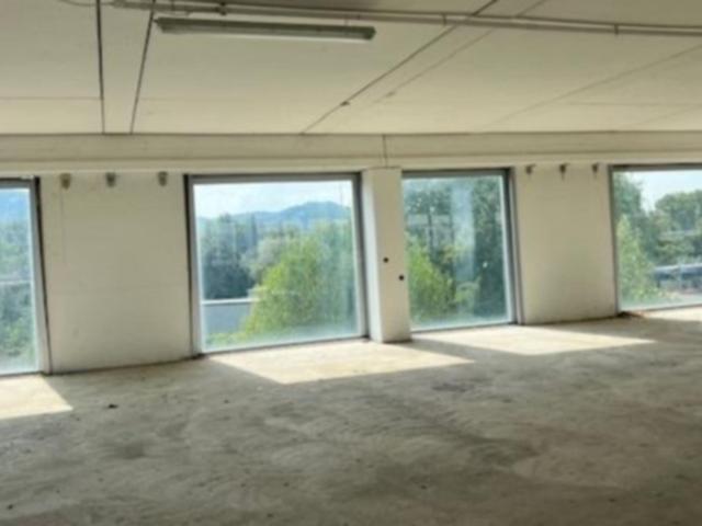 #2536904 Capannone commerciale con ampio parcheggio in vendita - foto 6