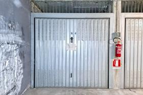 Garage in vendita