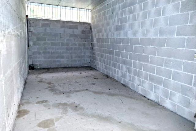 Garage in vendita