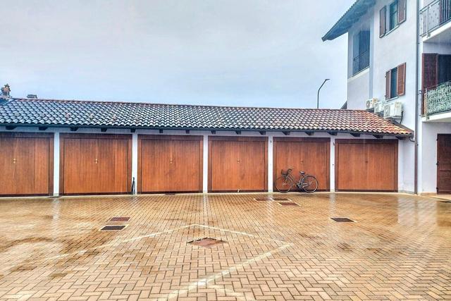 Garage in vendita