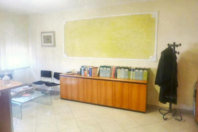#25220 Ufficio con balconi in edificio condominiale in vendita - foto 7
