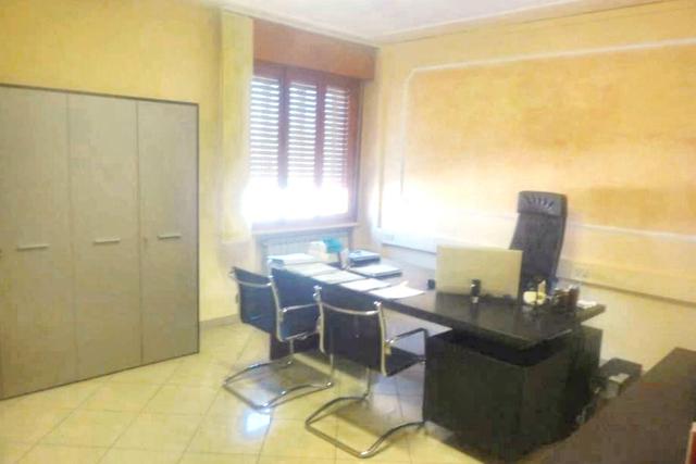 #25220 Ufficio con balconi in edificio condominiale in vendita - foto 8
