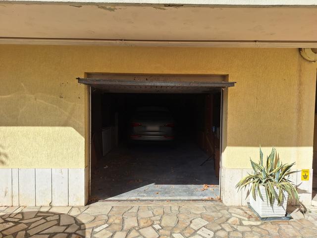 Garage in vendita