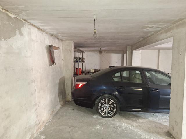 Garage in vendita