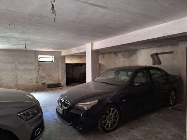 Garage in vendita
