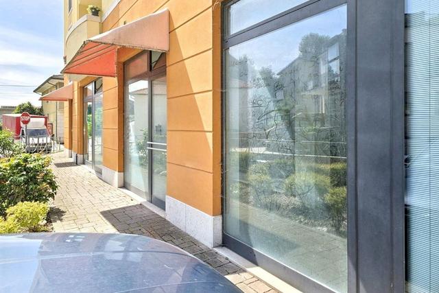#2536110 Negozio (sub 10) in edificio polifunzionale in vendita - foto 2