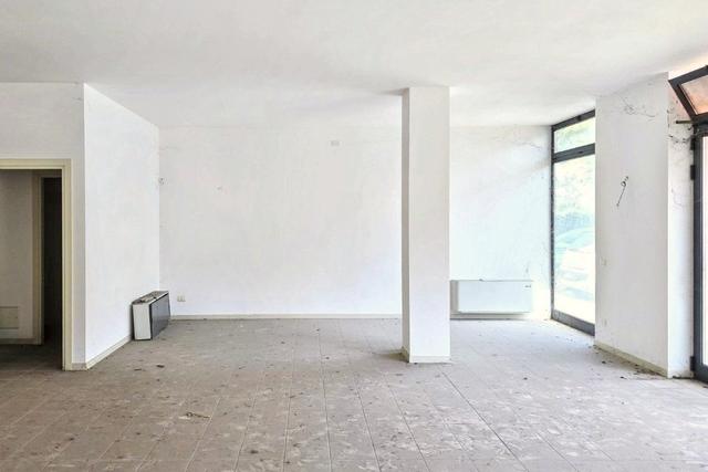 Negozi in vendita