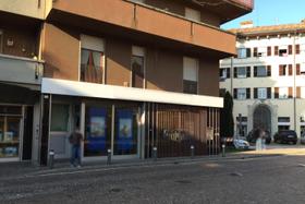 Banche in vendita