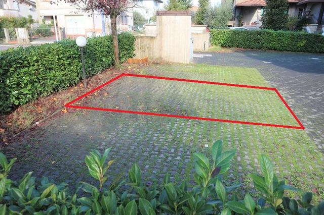 Posti auto in vendita