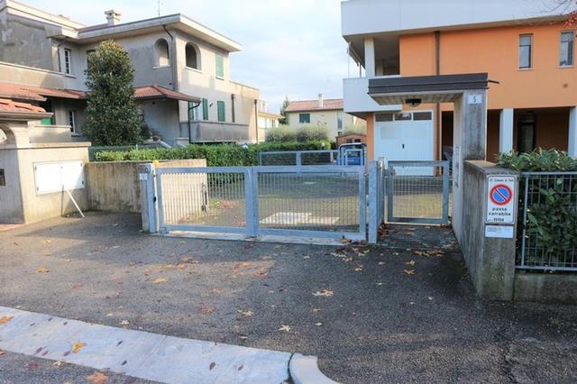 Posti auto in vendita