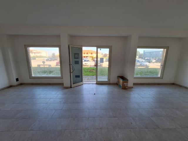 Negozi in vendita