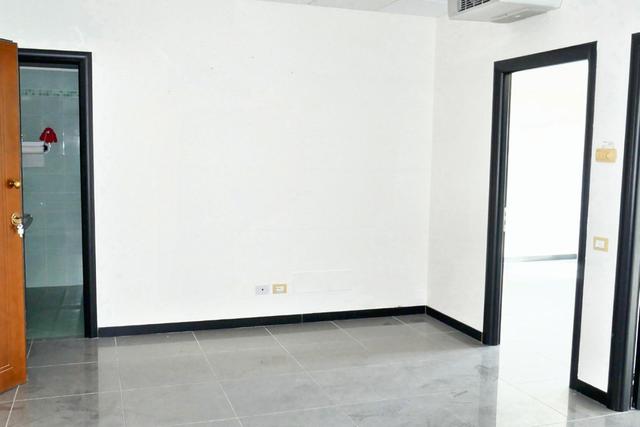#24675 Due unità immobiliari ad uso ufficio in complesso direzionale-commerciale in vendita - foto 7
