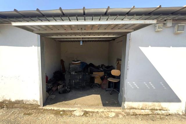 Garage in vendita