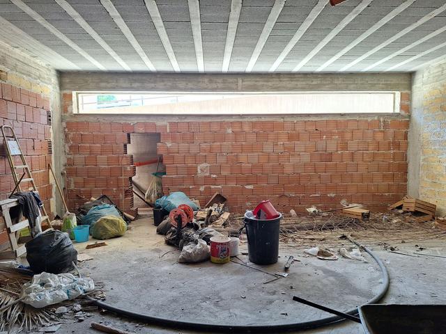 Magazzini in vendita