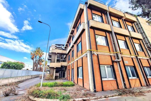 Edifici direzionali in vendita