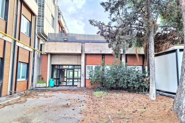 Edifici direzionali in vendita