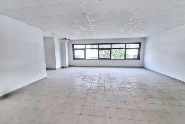 #24741 Locale all’interno di un business center in vendita - foto 1