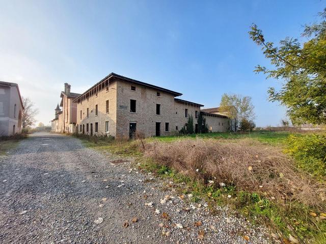 Palazzi in vendita
