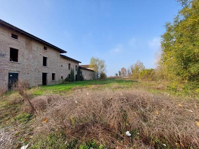 Palazzi in vendita