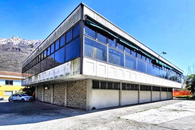 #2515000 Complesso artigianale commerciale e corte in vendita - foto 1