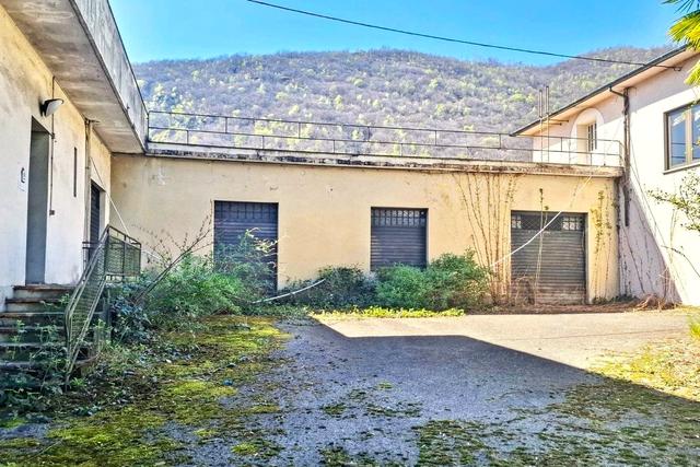 #2515000 Complesso artigianale commerciale e corte in vendita - foto 14