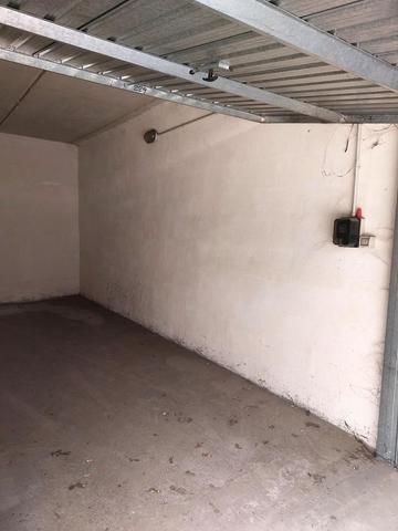 Garage in vendita