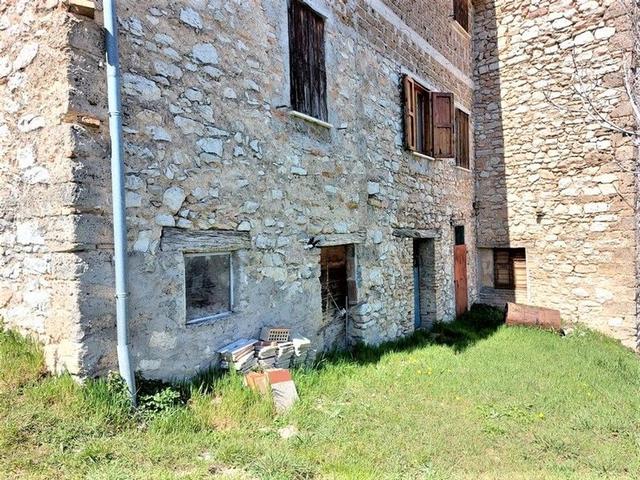 Rustici e casali in vendita