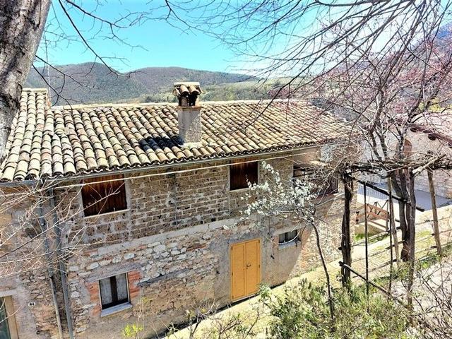 Rustici e casali in vendita