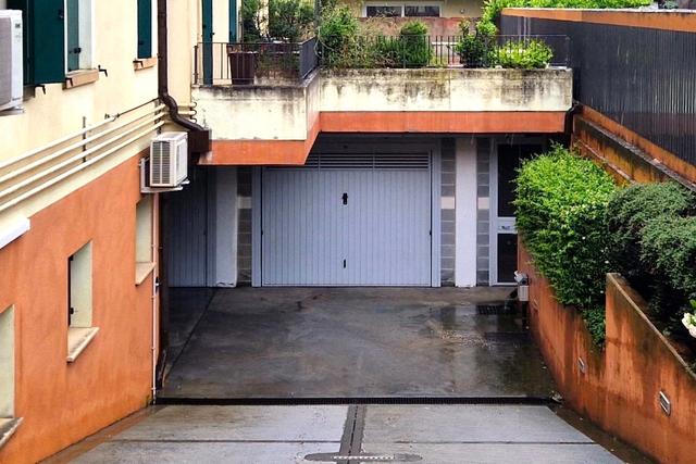 Garage in vendita