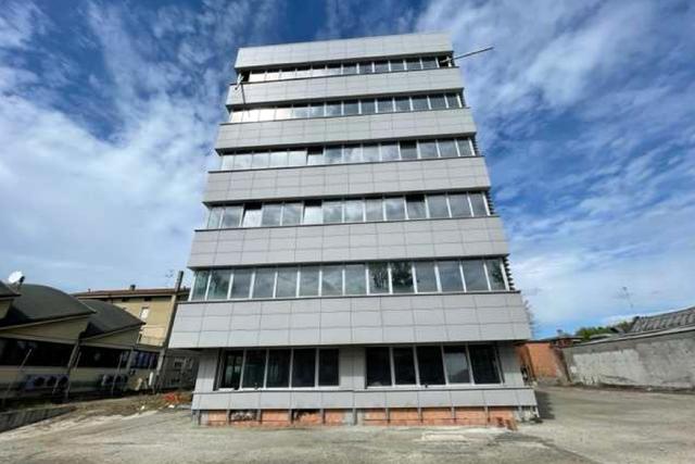 #2536662 Edificio direzionale grezzo con cortile privato in vendita - foto 5