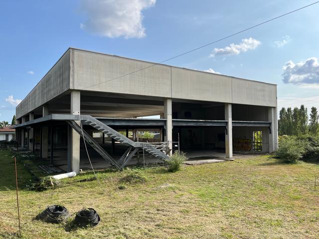 Complessi commerciali in vendita