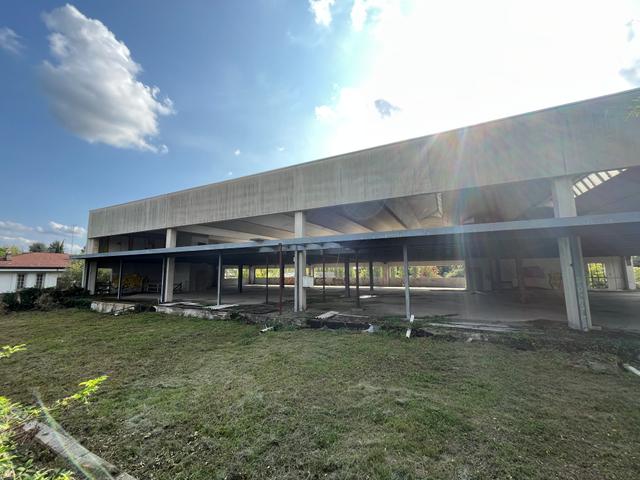 #2537243 Immobile commerciale di grande visibilità sulla SP35 – Media Struttura di Vendita in vendita - foto 3